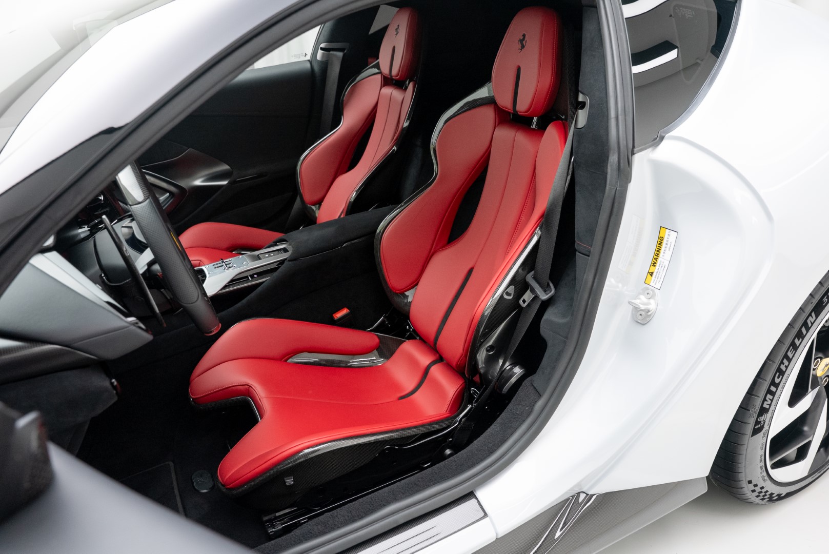 2025 FERRARI 12 CILINDRI. 7 YEARS MAIN DEALER SERVICE. FULL CARBON EXTERIOR. CUSTOM SPECIFICATIONS.